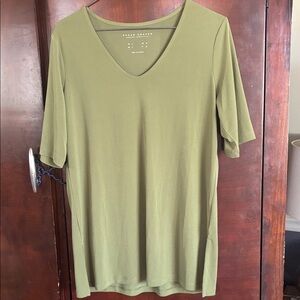 Susan Graver olive Green V-Neck Women’s Tee small liquid knit